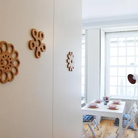 Charming - Free Parking - Heart Of The City Apartment *